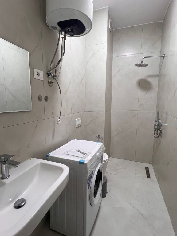 Jepet me qira apartament 1+1 i sapomobiluar ne Rezidencen Kadiu