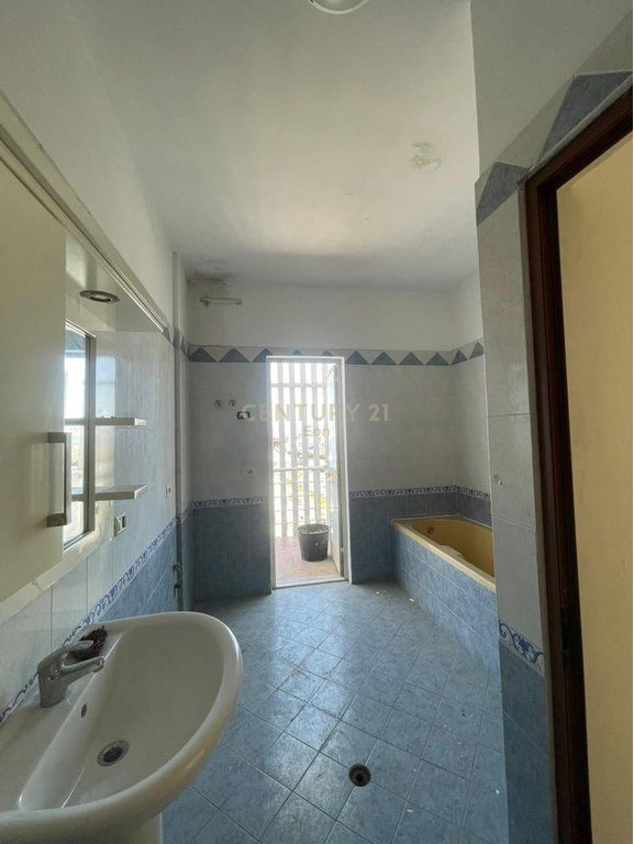 Apartament Për Shitje në Durrës, Stacioni i Trenit !