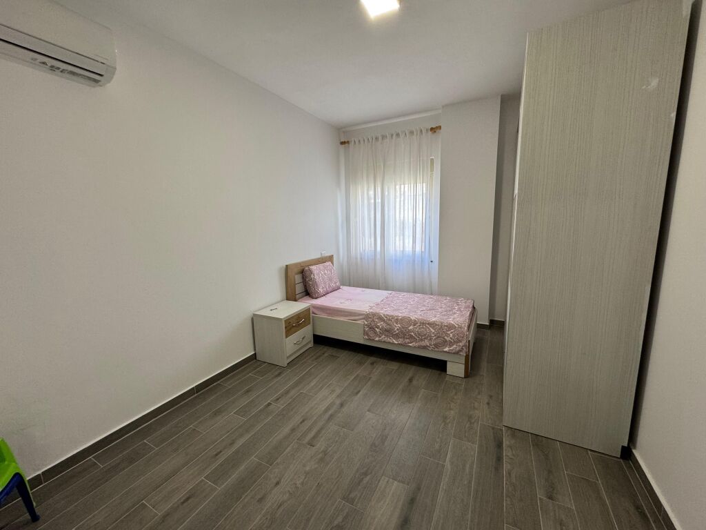 Jepet me Qera Apartament 2+1+2 Ne Vollga Durres