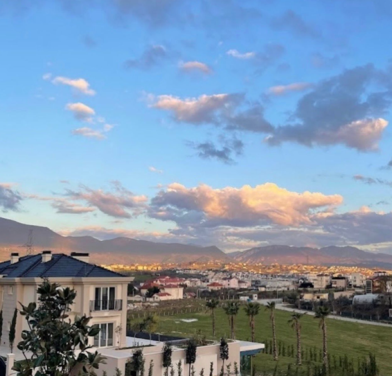 🏡 Luxury Villa for Sale with 2 Pools – Mjull Bathore