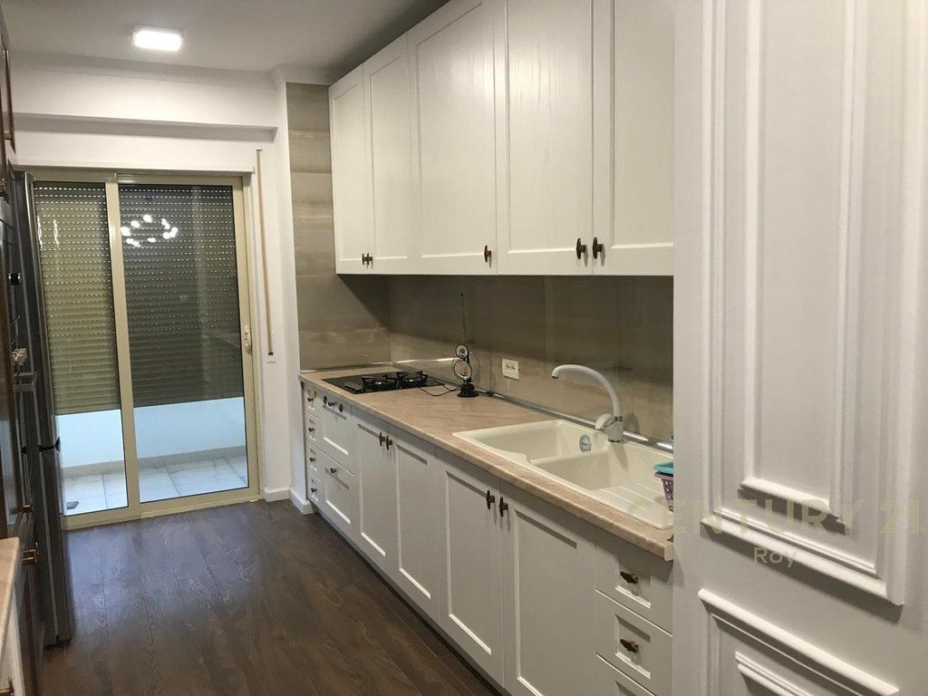 SHITET 3+1 TE ISH FABRIKA BUKES, DURRES!!