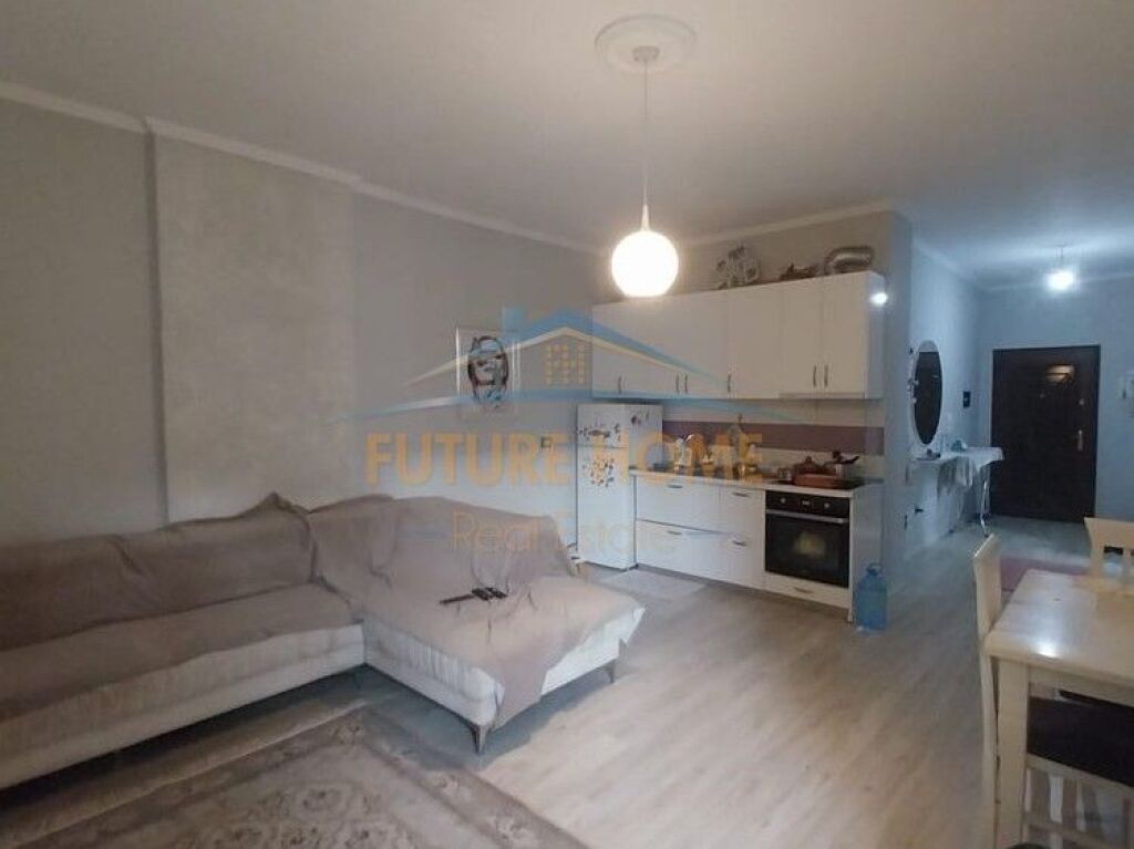 Shitet Apartament 1+1 , Yzberisht, Tirane.