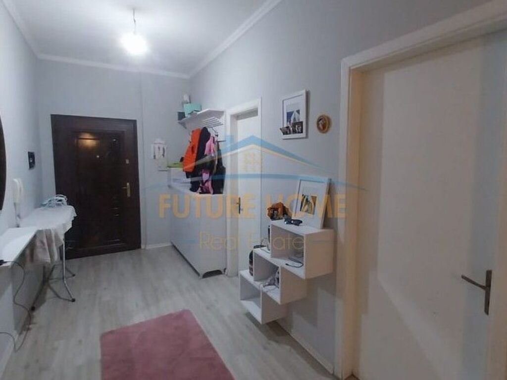 Shitet Apartament 1+1 , Yzberisht, Tirane.