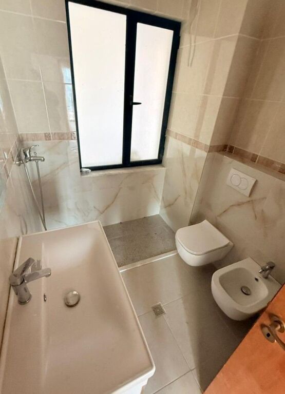 Apartament 2+1 per shitje tek mbikalimi kristalit