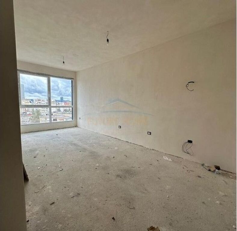 Shitet, Apartament 2+1, Ali Demi