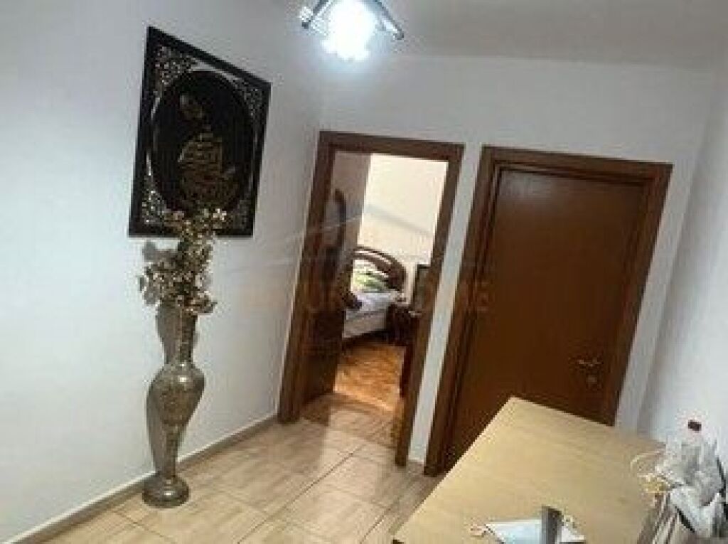 Shitet, Apartament 3+1, Rruga Karl Gega, Tirane