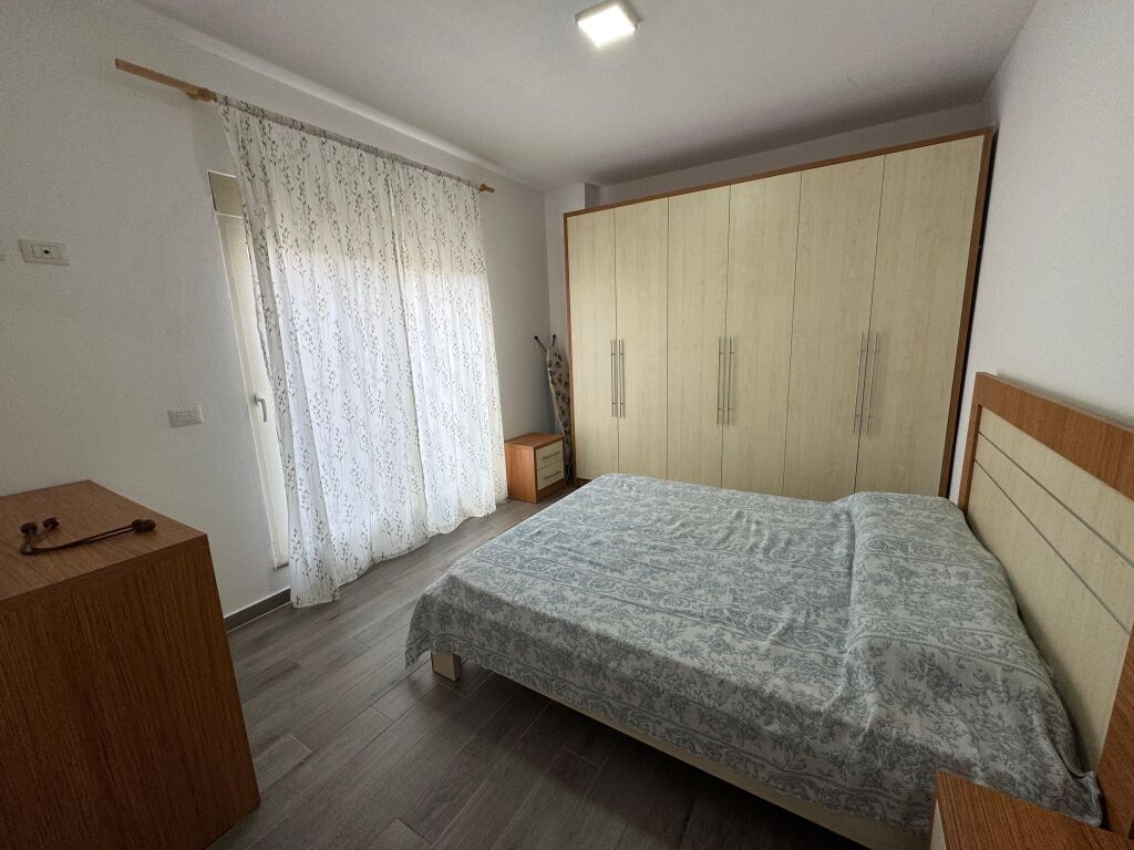 Jepet me Qera Apartament 2+1+2 Ne Vollga Durres