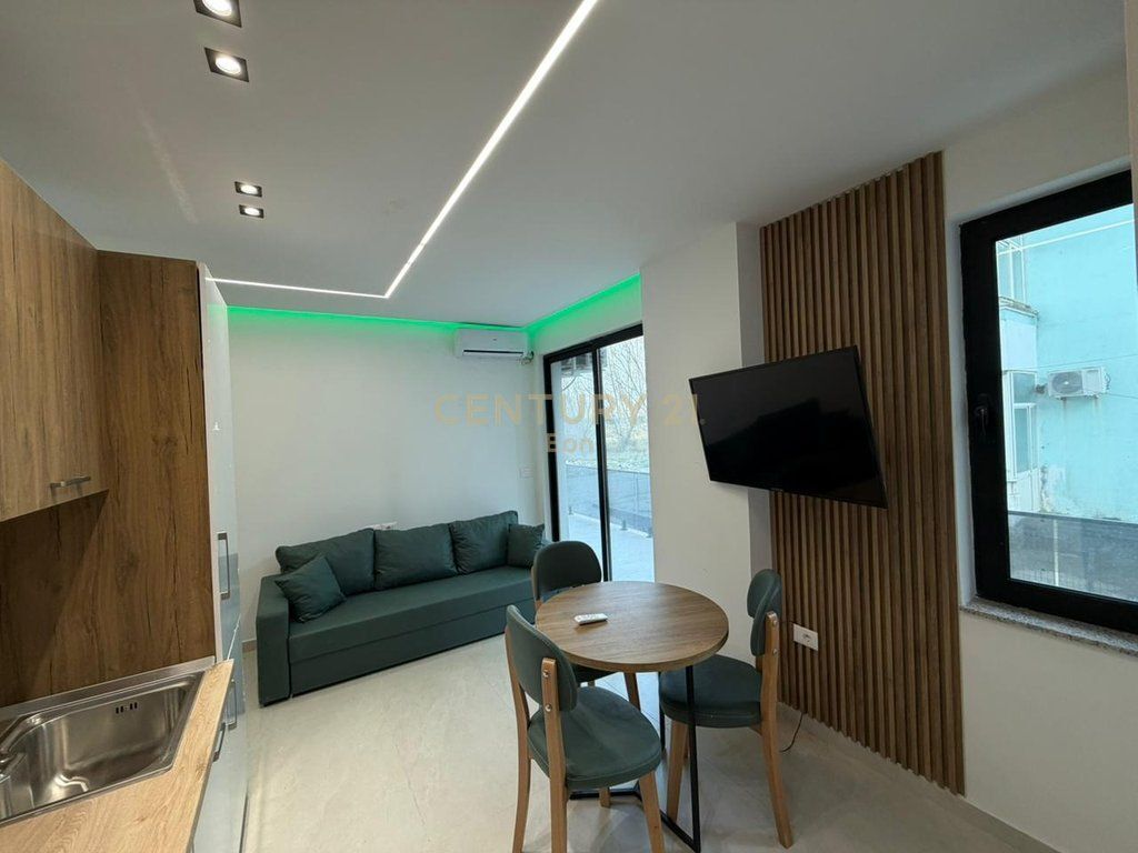 SHITET GAZONIERE ME VERANDE ,TE MALI ROBIT !