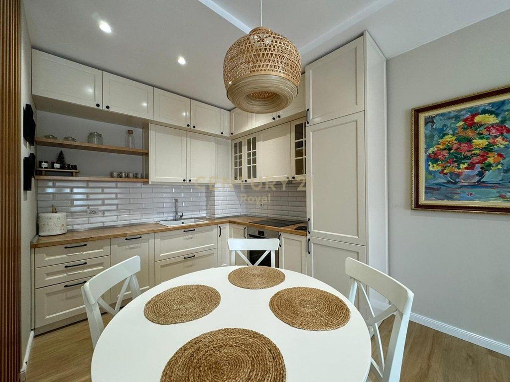 Apartment 2+1+2 for rent near the 21 Dhjetori area and Kavaja Street.