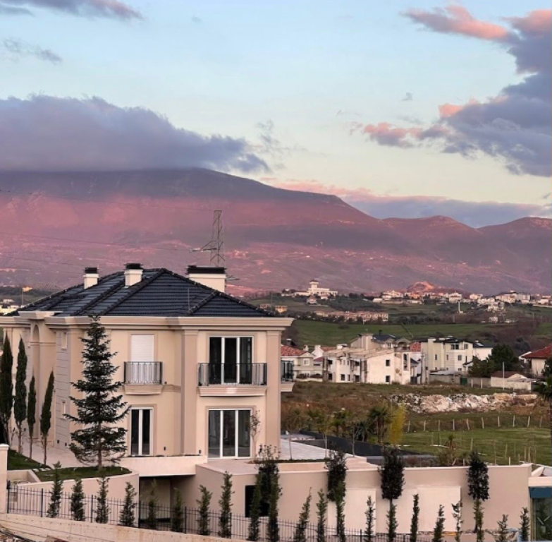 🏡 Luxury Villa for Sale with 2 Pools – Mjull Bathore