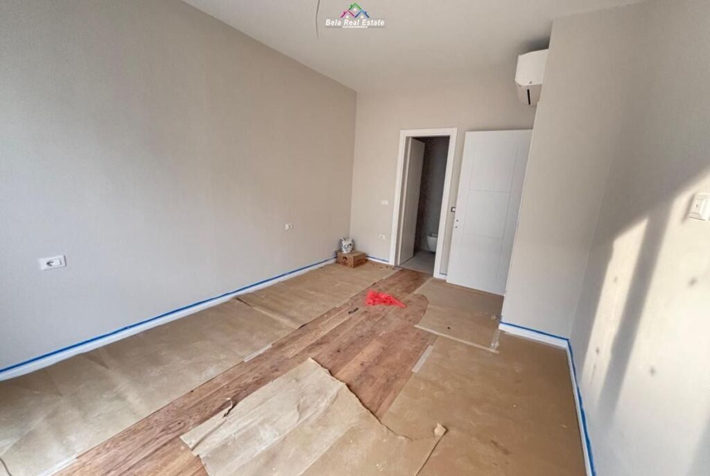 Office for Rent at the Paris Commune (ID BZ2862) Tirana.