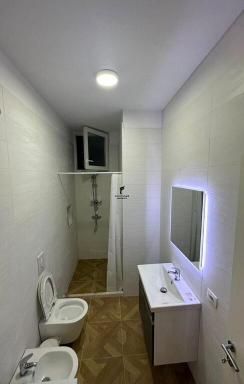 APARTAMENT ME QERA 2+1 5 MAJ 60.000 LEKE FH-64214