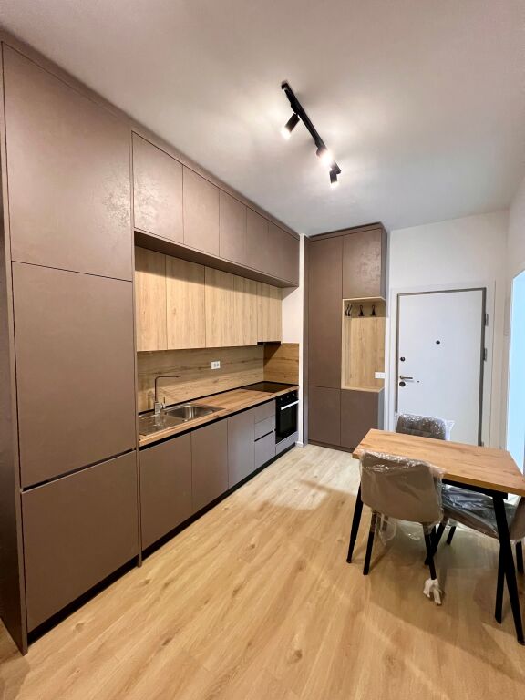 Jepet me qira apartament 1+1 i sapomobiluar ne Rezidencen Kadiu