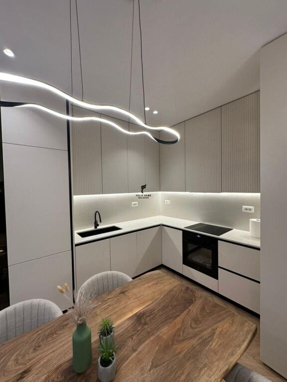 APARTAMENT ME QERA 2+1+2 RRUGA E KAVAJES 1.800 EURO FH-64179