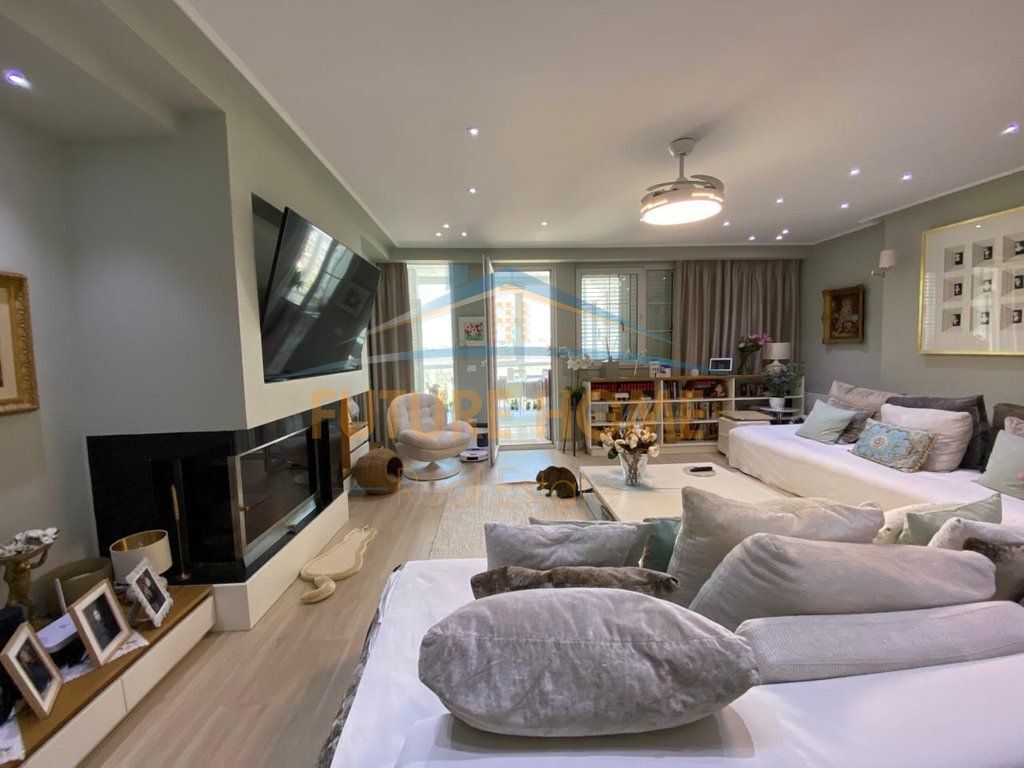 Shitet, Apartament 3+1+3, Liqeni i Thate