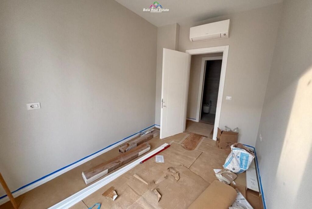 Office for Rent at the Paris Commune (ID BZ2862) Tirana.