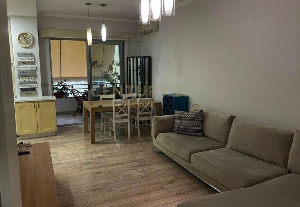 Apartament ne shitje 2+1 +2+ Garazh tek Liqeni i Thate