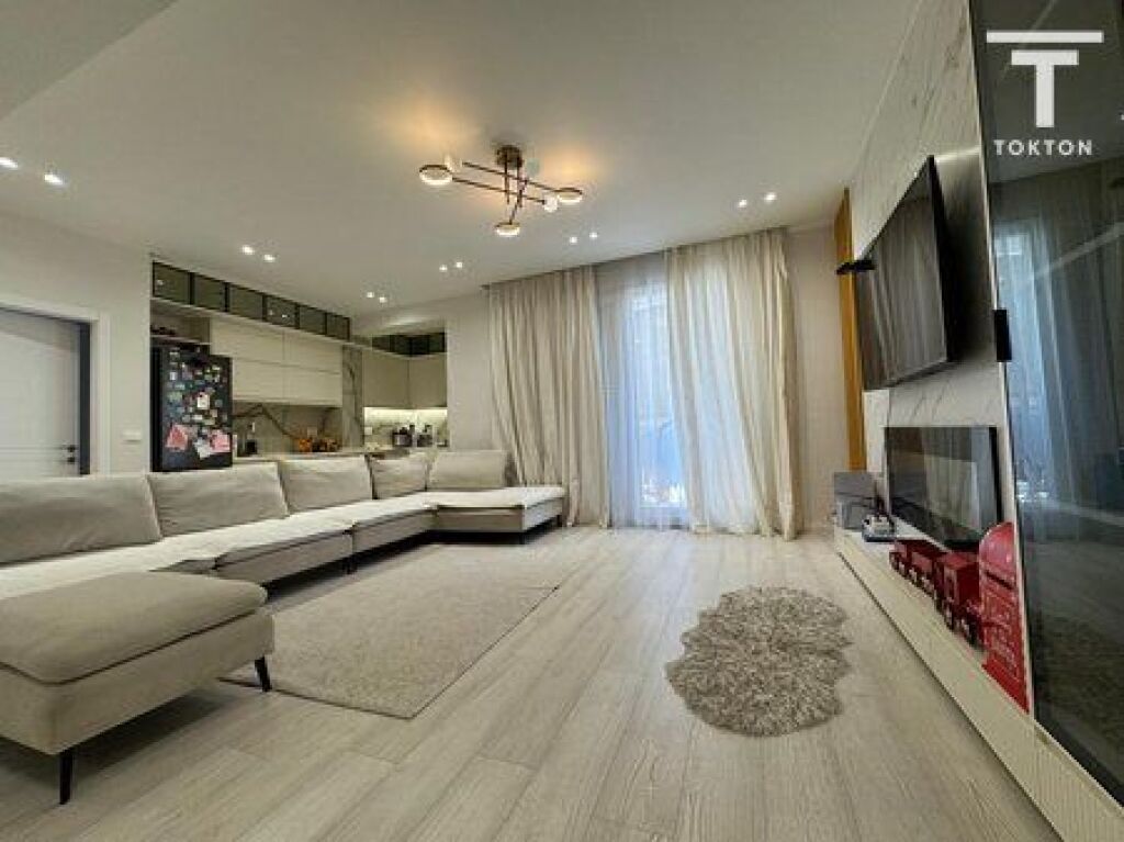 SHITET, APARTAMENT 2+1+2, ISH STADIUMI DINAMO, TIRANË