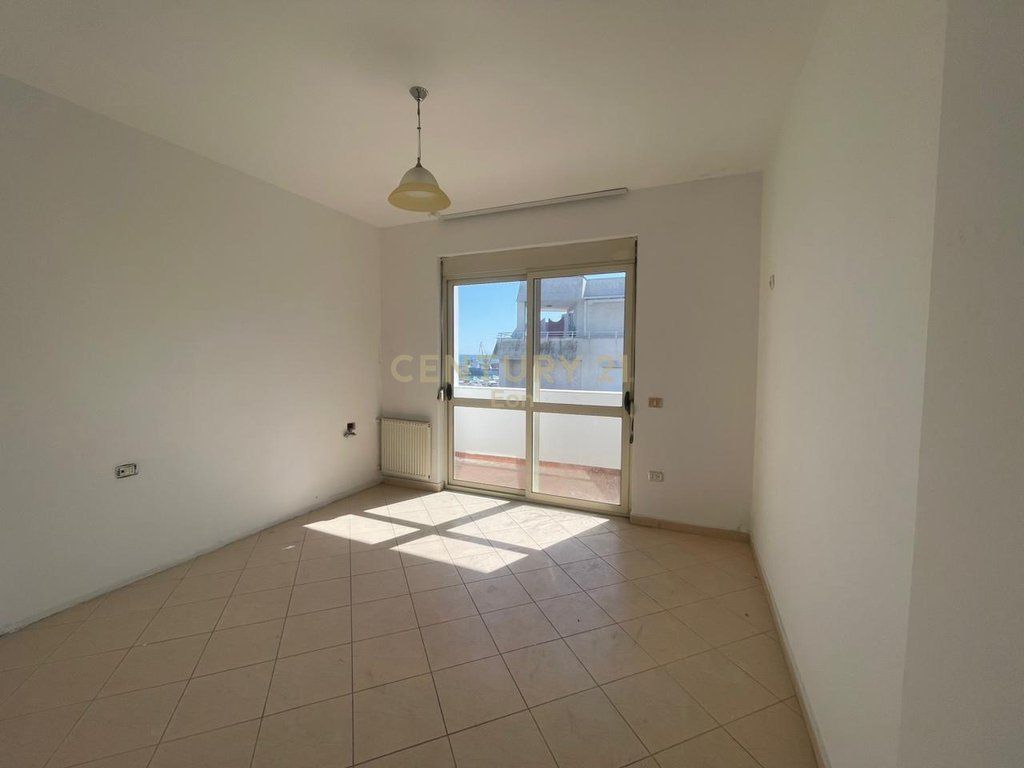 Apartament Për Shitje në Durrës, Stacioni i Trenit !