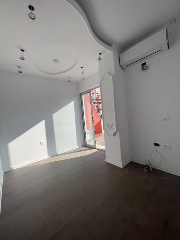 APARTAMENT 2+1 NE SHITJE TEK KOMUNA E PARISIT / PRANE KRISTAL CENTER