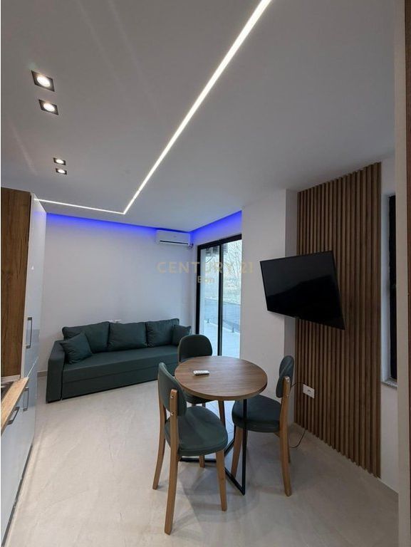 SHITET GAZONIERE ME VERANDE ,TE MALI ROBIT !