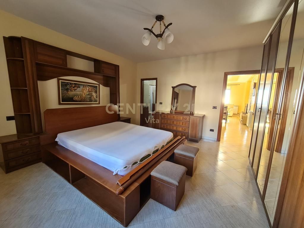 SHITET APARTAMENT 2+1+2 NE DURRES PAMJE DETI !