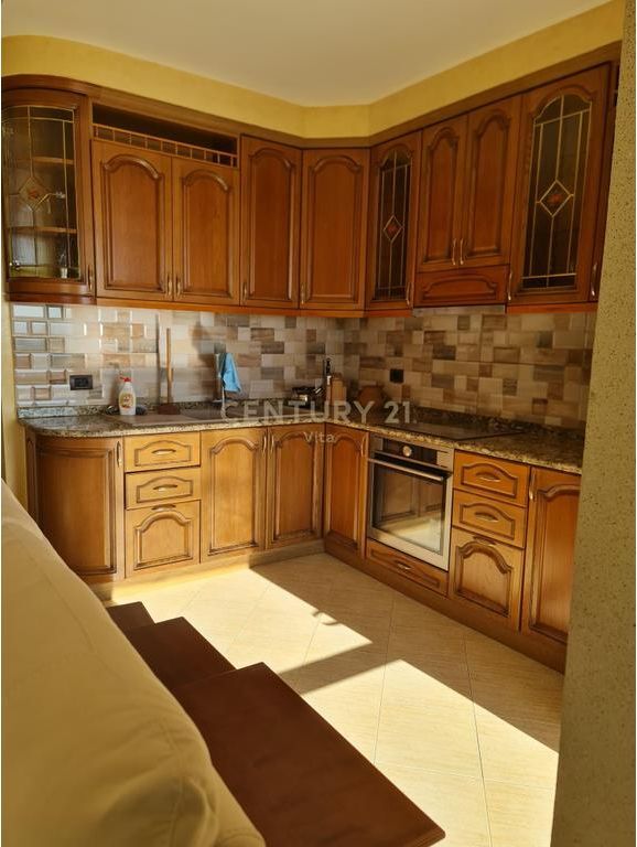 SHITET APARTAMENT 2+1+2 NE DURRES PAMJE DETI !