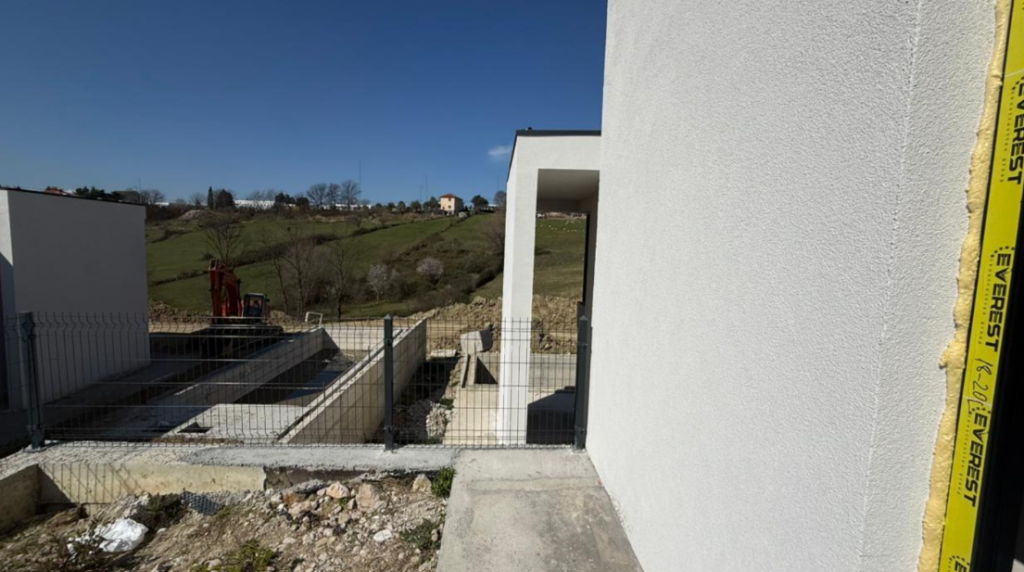 🏡 Modern Villa for Sale – Farkë, Golden Oak