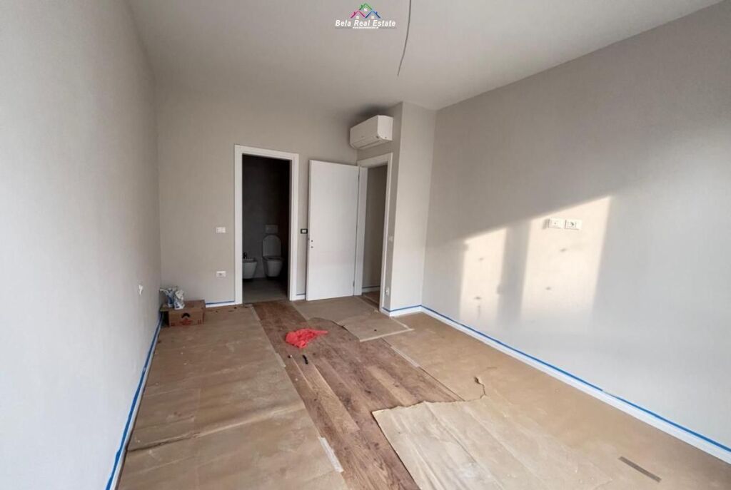 Office for Rent at the Paris Commune (ID BZ2862) Tirana.