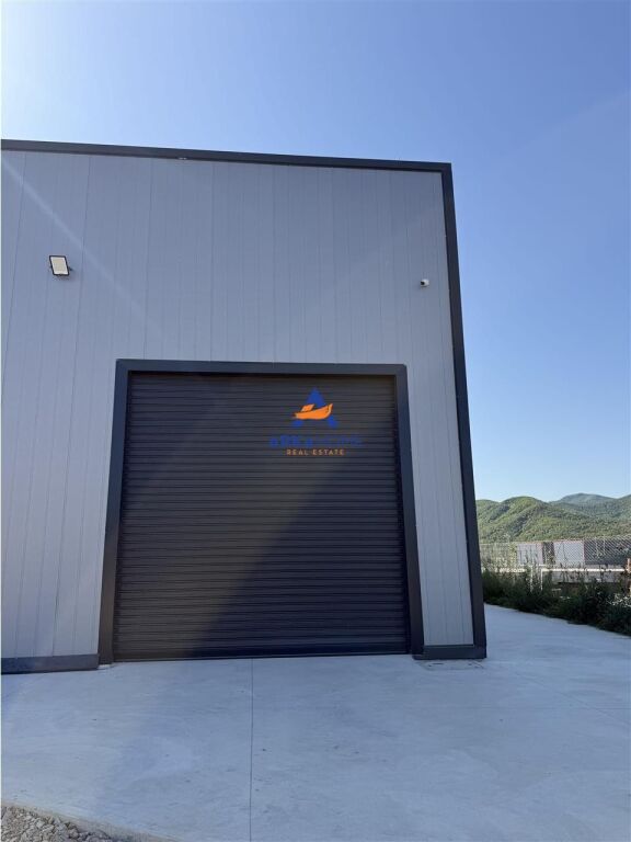 WAREHOUSE FOR SALE " VAQARR " 1,500,000 EURO