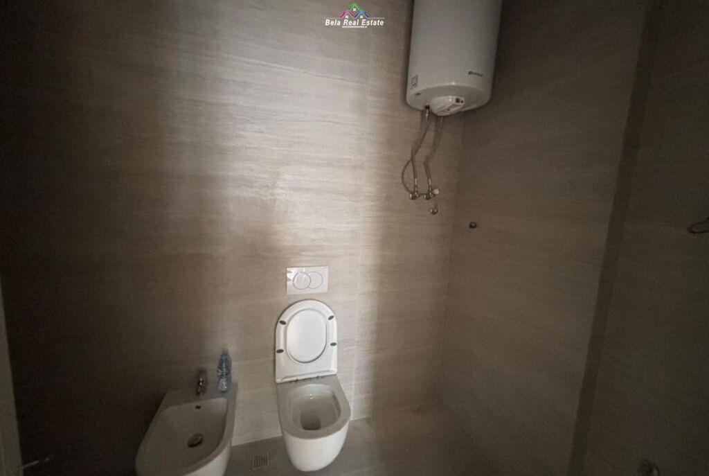 Office for Rent at the Paris Commune (ID BZ2862) Tirana.