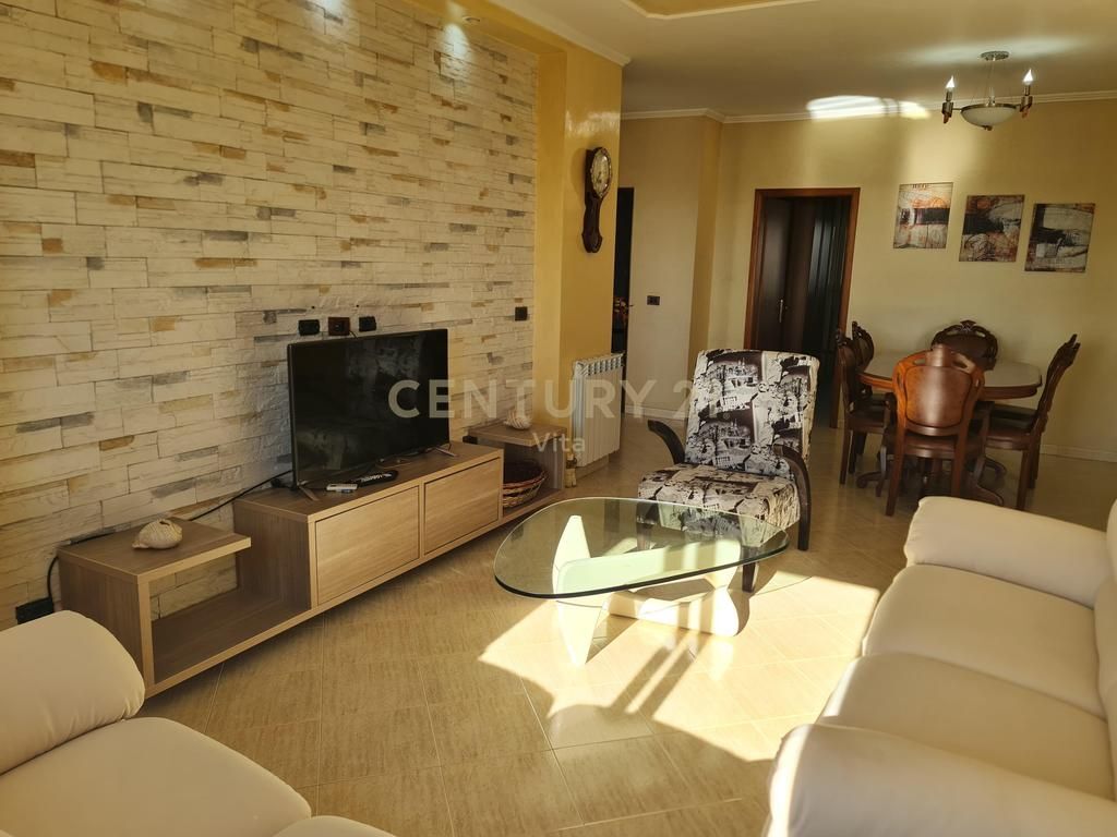 SHITET APARTAMENT 2+1+2 NE DURRES PAMJE DETI !