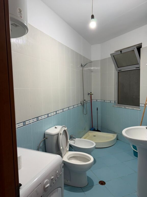 Shitet 2+1+2 me hipotek Fresk