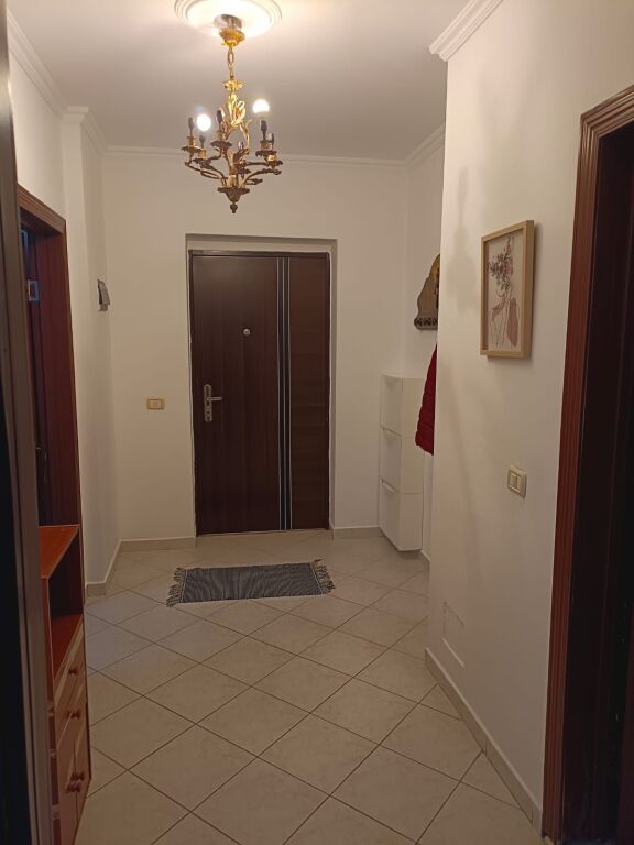 Jepet Me Qera Apartament 1+1+1 Ballkon