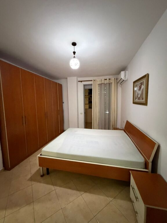 Shitet 2+1+2 me hipotek Fresk