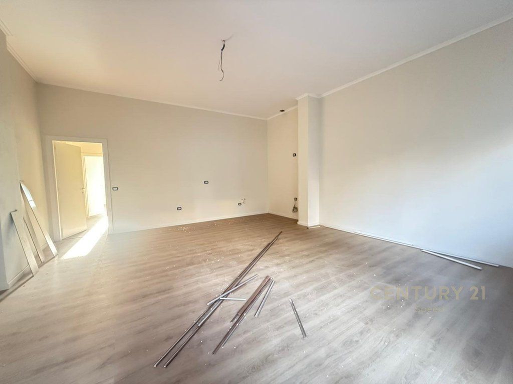 Apartament 2+1+2 për shitje në Fresk!