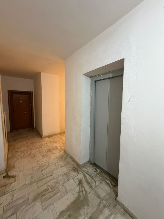 Shitet 2+1+2 me hipotek Fresk