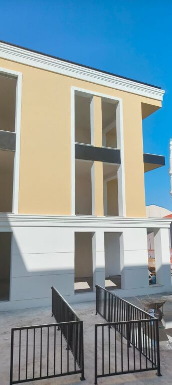 🏠 Shitet 3 Apartamente te tipologjise  2+1