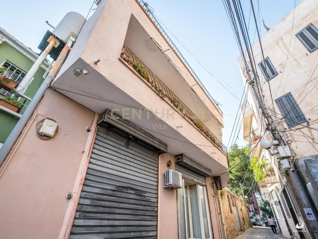 SHITET VILE ME 3 APARTAMENTE TE VECUARA  OBORR BASHKE ME 3 DYQANE I PERBASHKET NE BULEVARDIN EPIDAMN NE QENDER TE DURRESIT!