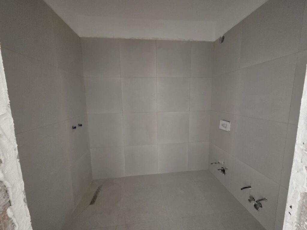 Laprak Pran Kupoles Appartamento 2+1+2 in Vendita