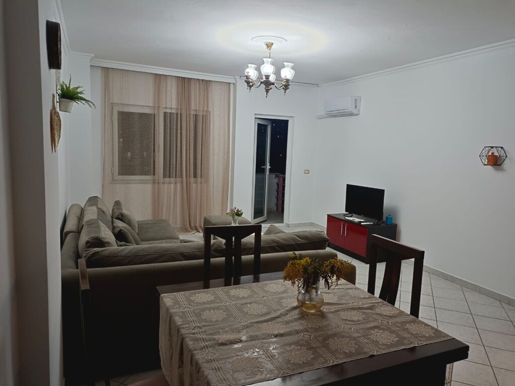 Jepet Me Qera Apartament 1+1+1 Ballkon
