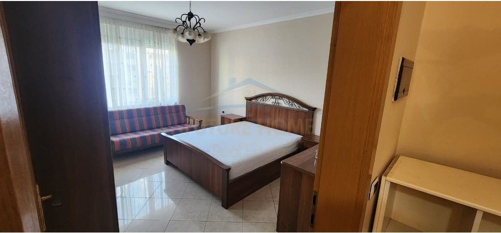 Qira, Apartament 2+1+2, Blloku