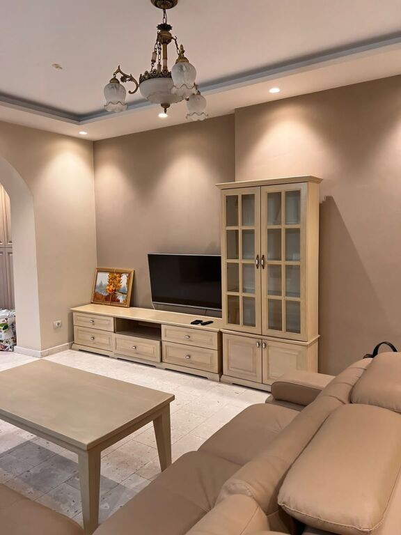 🏠 Jepet me Qera Apt. 1+1 (📍Bllok Kinema Agimi )🔥 Super vendndodhje Hera e parë me qera ✨️ 750€ Muaji 💶