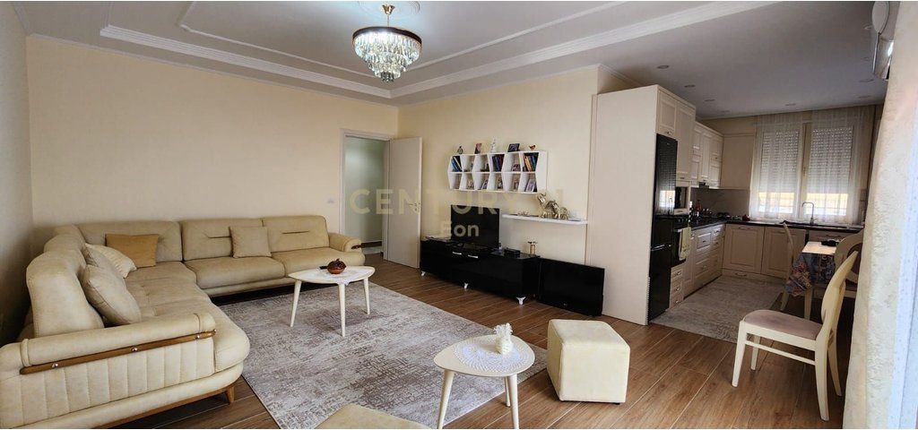 Shitet apartament 2+1 te Rruga e Re e Portit, Durres !
