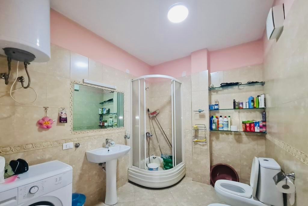 Apartament 2+1 ne shitje tek Komuna e Parisit