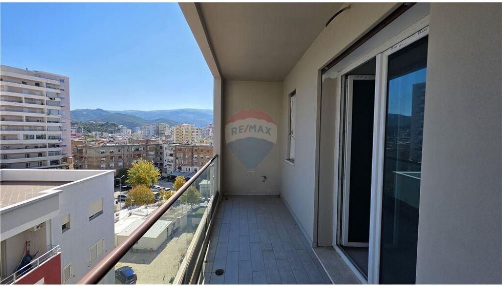 Dupleks ne Shitje,prane kishes Orthodokese,Vlore