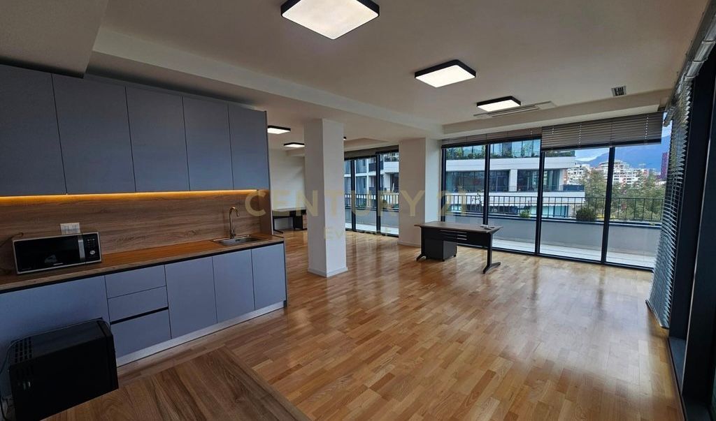 Zyra me qira tek Lake View + 3 🅿️