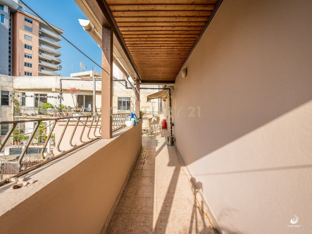 SHITET VILE ME 3 APARTAMENTE TE VECUARA  OBORR BASHKE ME 3 DYQANE I PERBASHKET NE BULEVARDIN EPIDAMN NE QENDER TE DURRESIT!