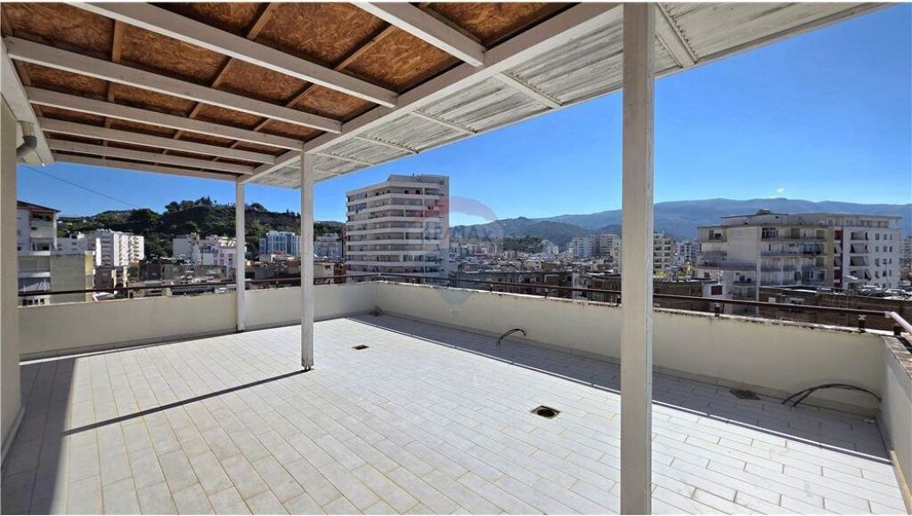 Dupleks ne Shitje,prane kishes Orthodokese,Vlore