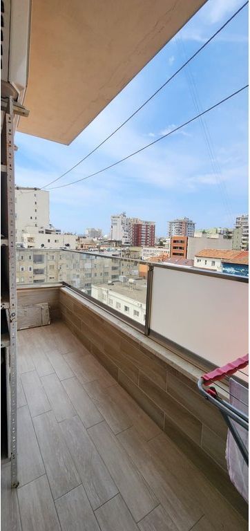 Shitet apartament 2+1 te Rruga e Re e Portit, Durres !